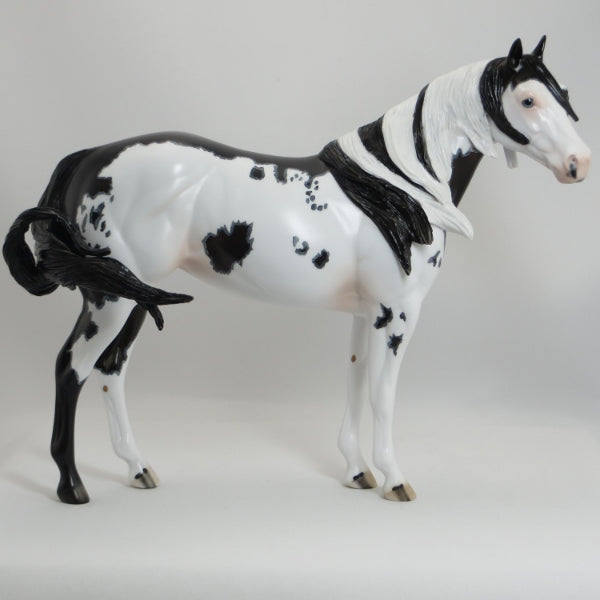 MAKAWEE EARTH MAIDEN - OOAK Mapped Black & White Paint Mare 5/15
