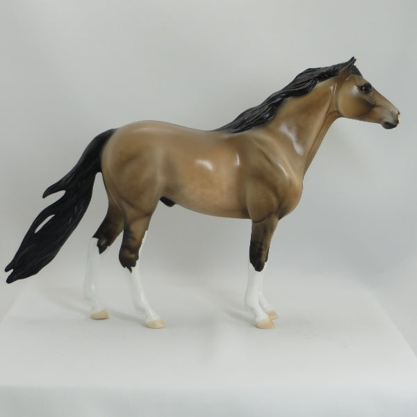 NADIE WISE - Buckskin Dun Mustang Model Horse - LE5 - 5/15