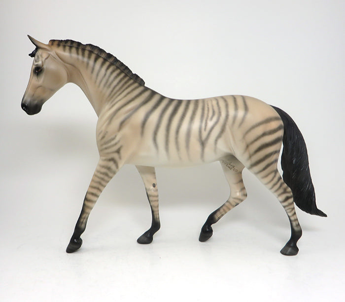 SHERYL LEISURE RESIN