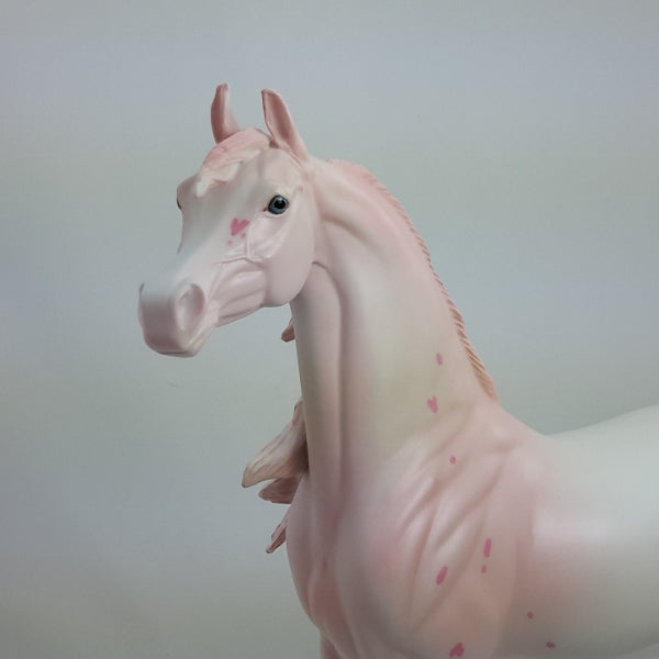 STRAWBERRY SHORTCAKE - Wind Blown Arabian Deco Hearts 1/15