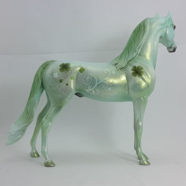 O'LUCKY - Green Metallic Decorator Arabian w/ Shamrocks St. Patrick's Day 2/15