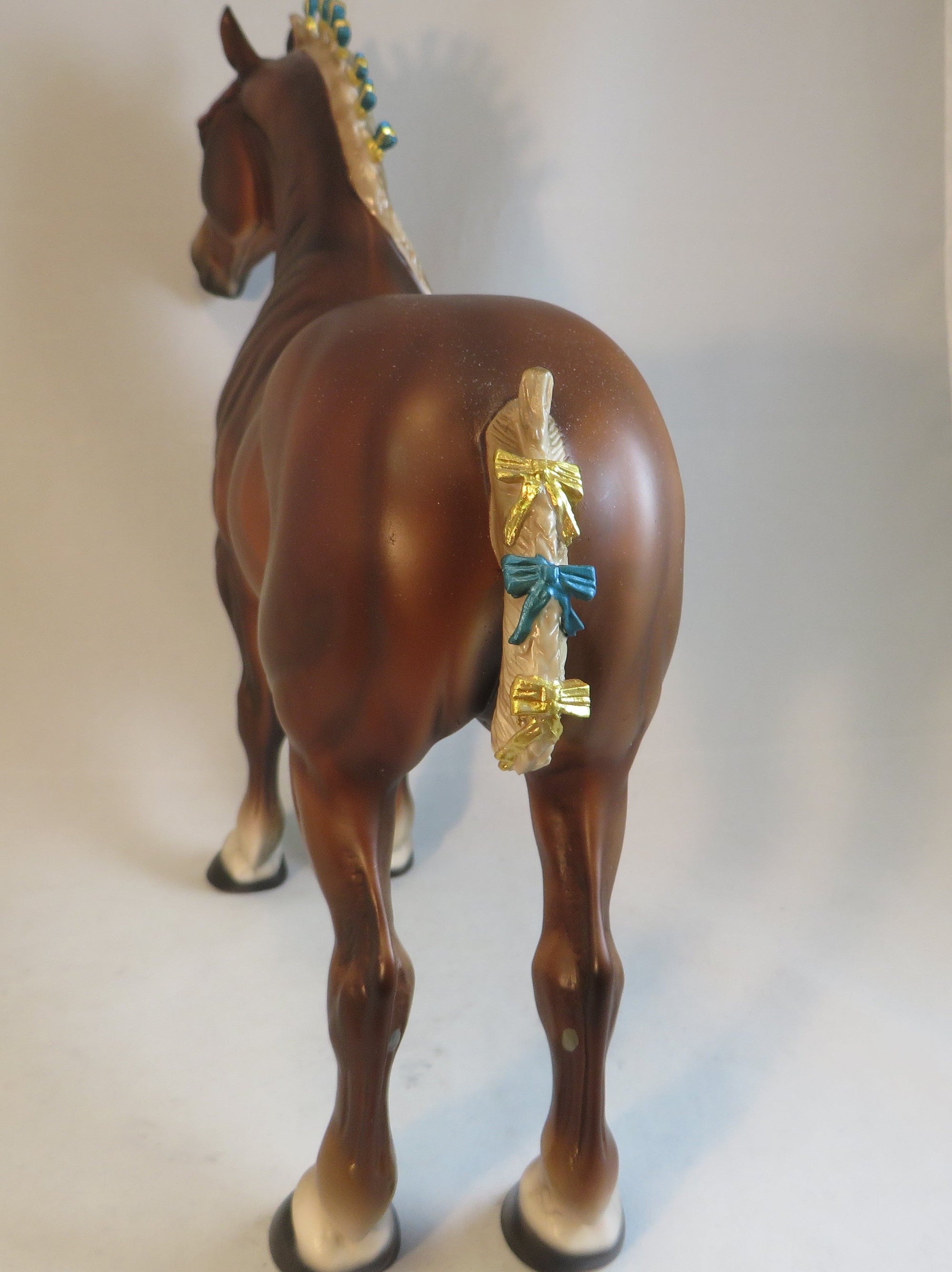 DELCAN - Standing Drafter Horse with Bows on Tail & Bobs on Mane