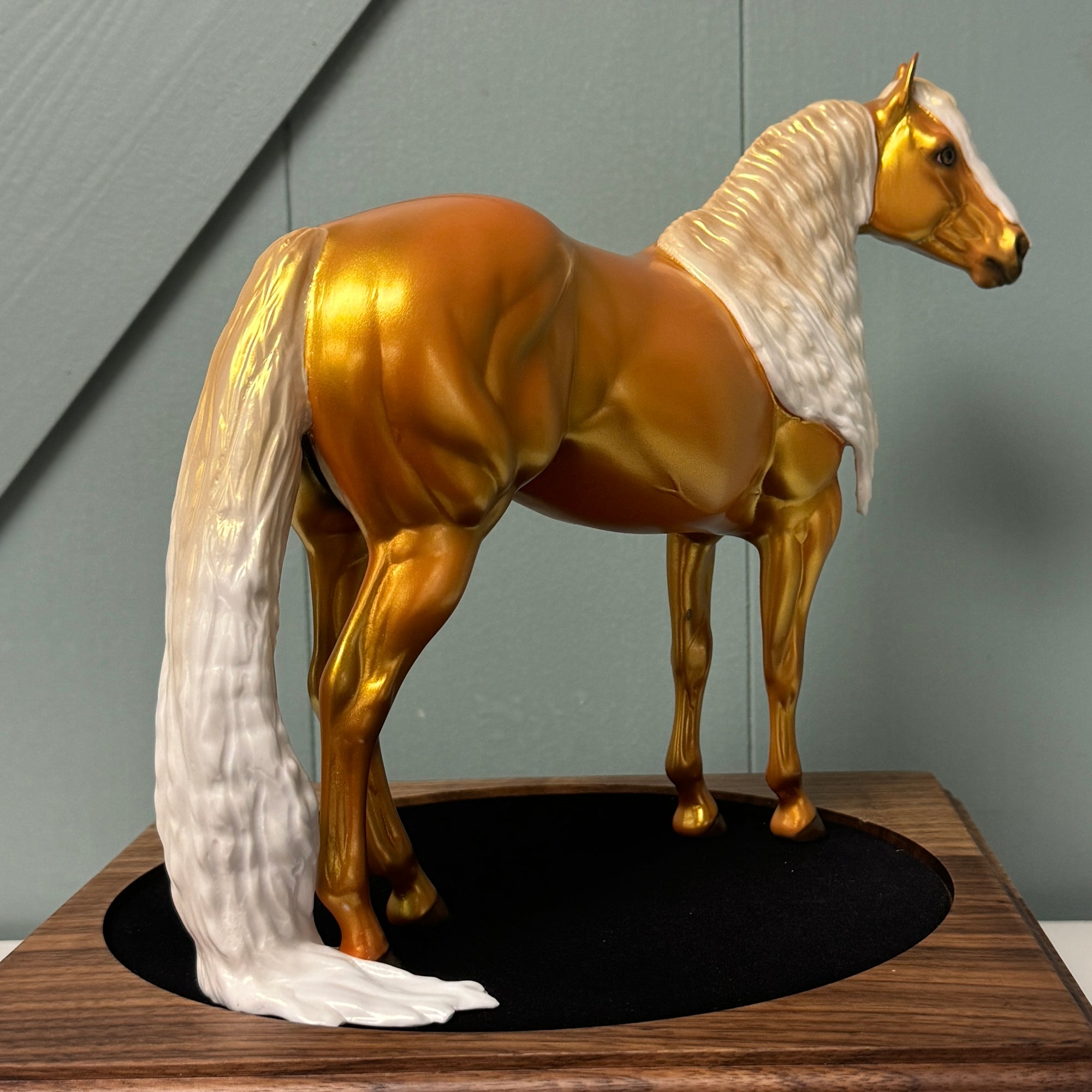 Oscar LE-6 Run ART OF THE HORSE 2024 PRIZE MODEL Gold Deco ISH On Wood Base with Award Plate By Jess Hamill & Ellen Robbins - EQ24