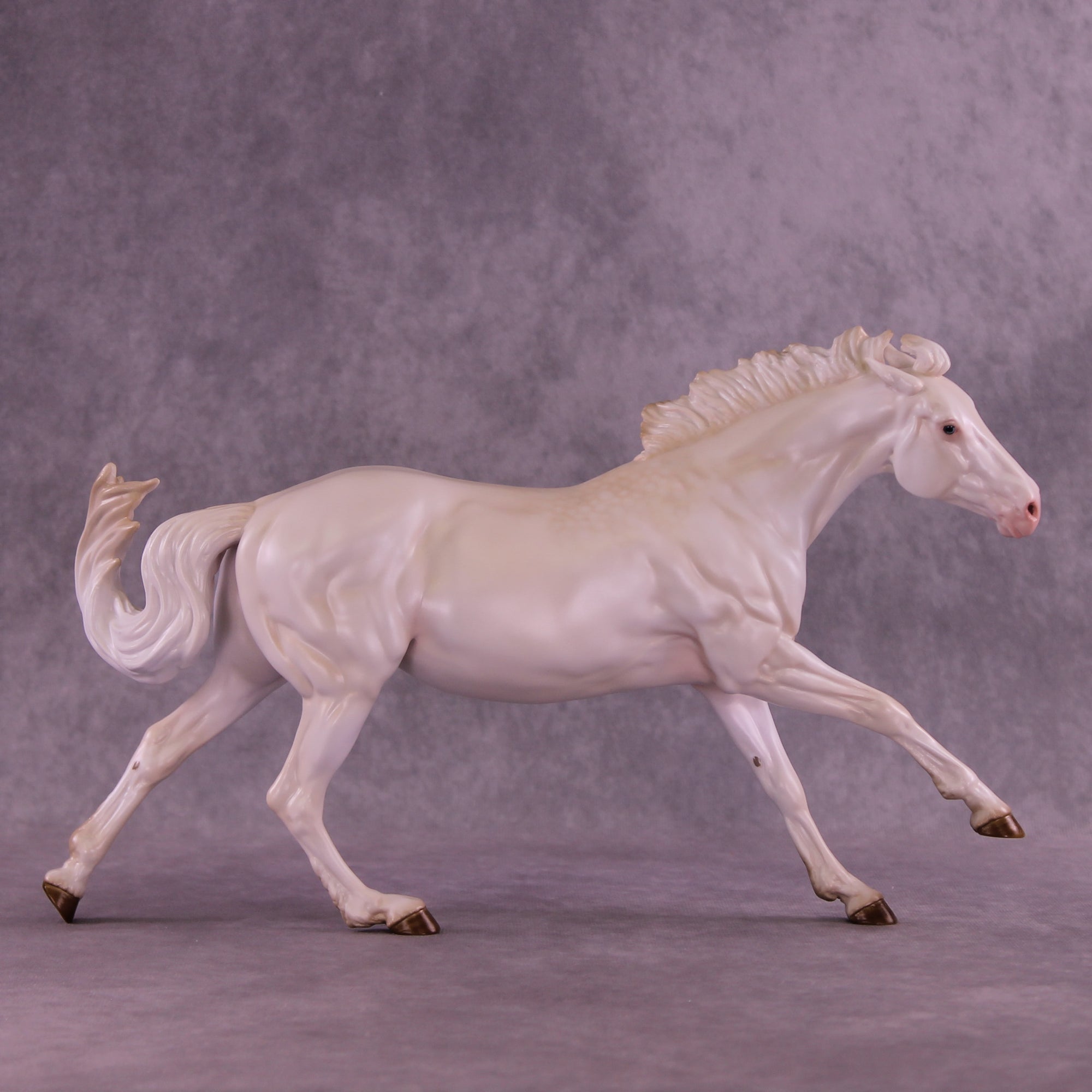 Lore LE-15 FCM Volo by Ellen Robbins & Matt Samuels YP26