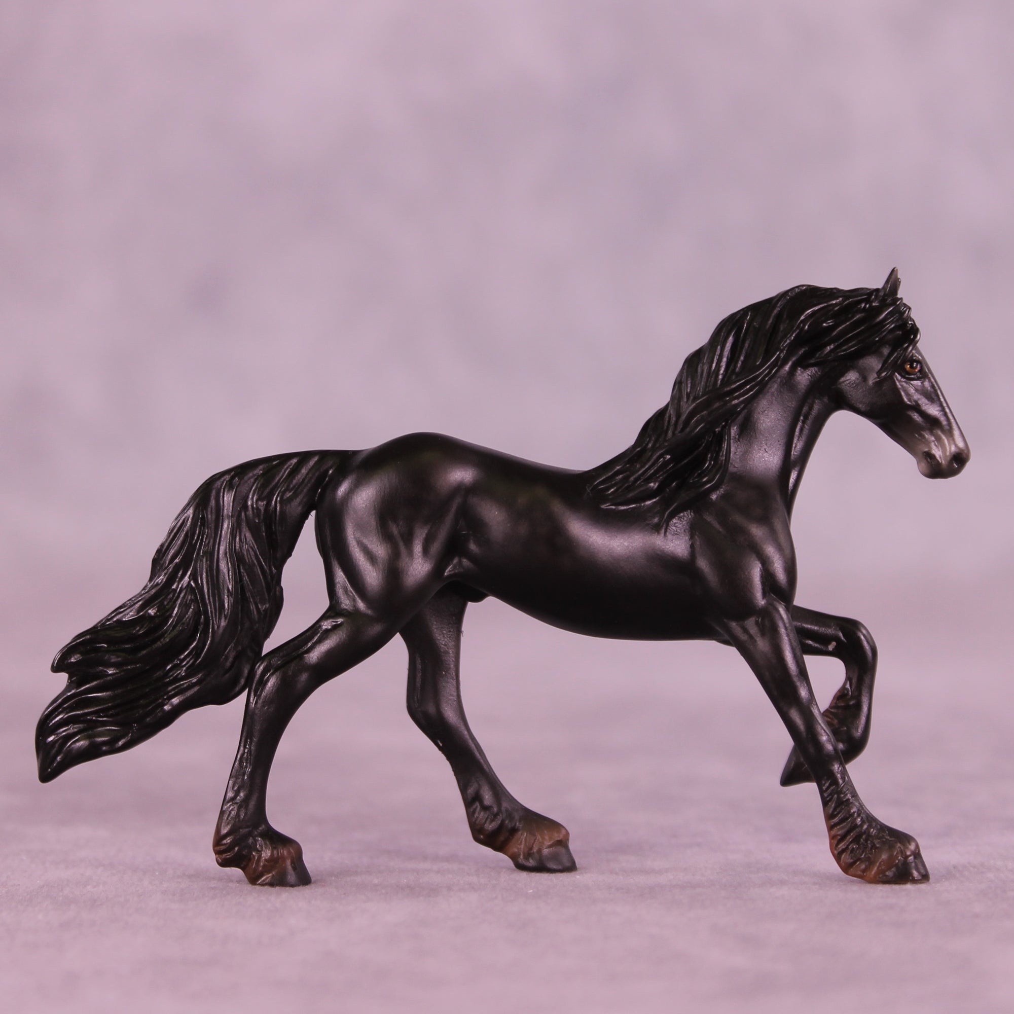 Antigonus LE-5 Chip Friesian by Ellen Robbins CL25