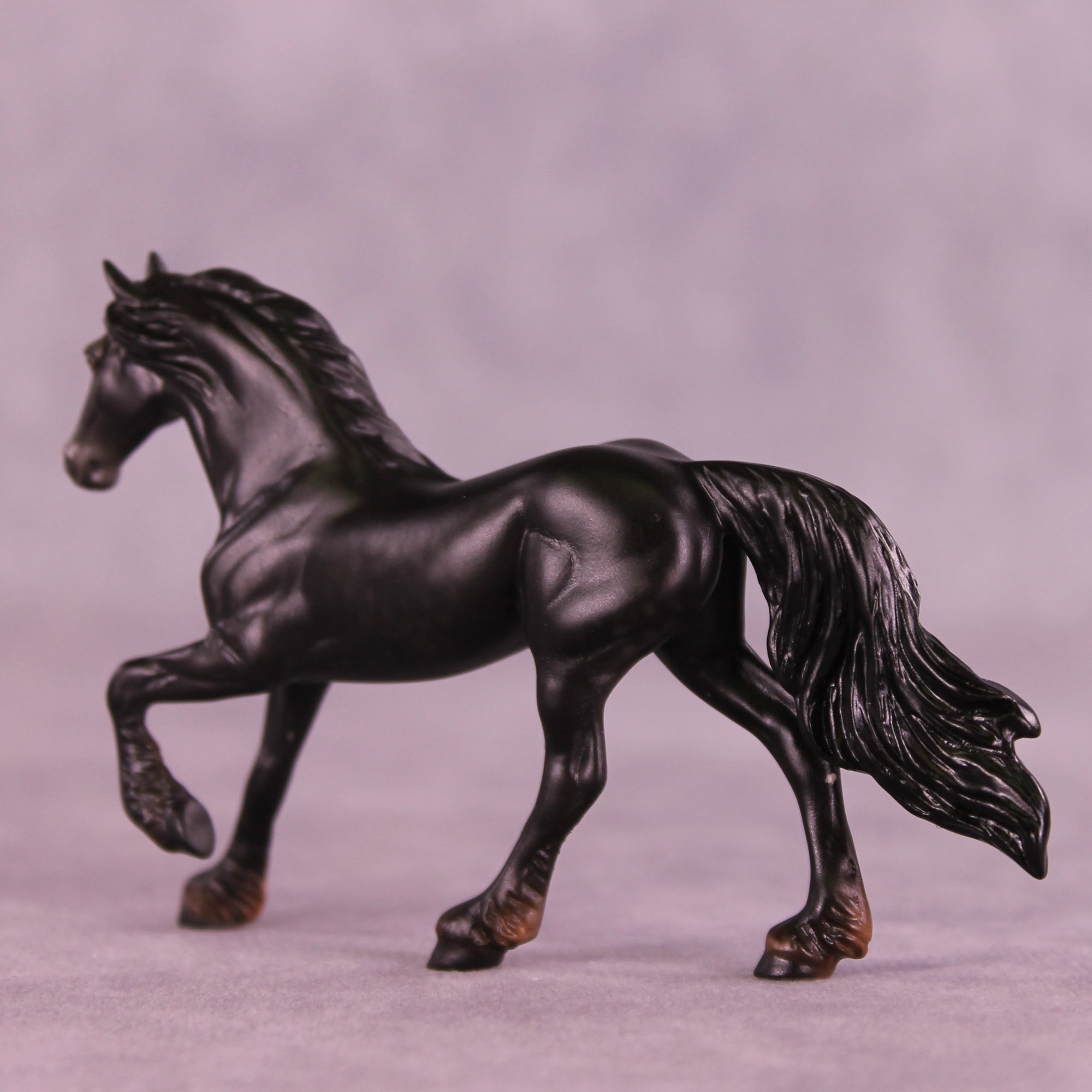 Antigonus LE-5 Chip Friesian by Ellen Robbins CL25