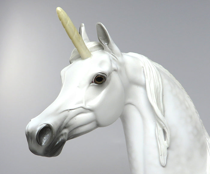 ABBAN-LE-5 DAPPLE WHITE ARABIAN UNICORN EQ 2016 MODEL HORSE 7/27
