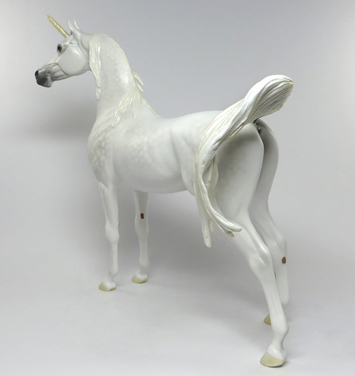 ABBAN-LE-5 DAPPLE WHITE ARABIAN UNICORN EQ 2016 MODEL HORSE 7/27