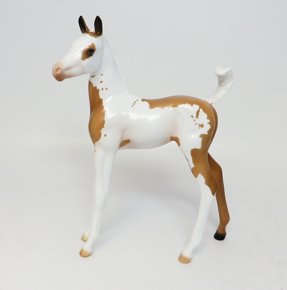 BEAR EARS-LE-15 BUCKSKIN PINTO FOAL MODEL HORSE EQ 17