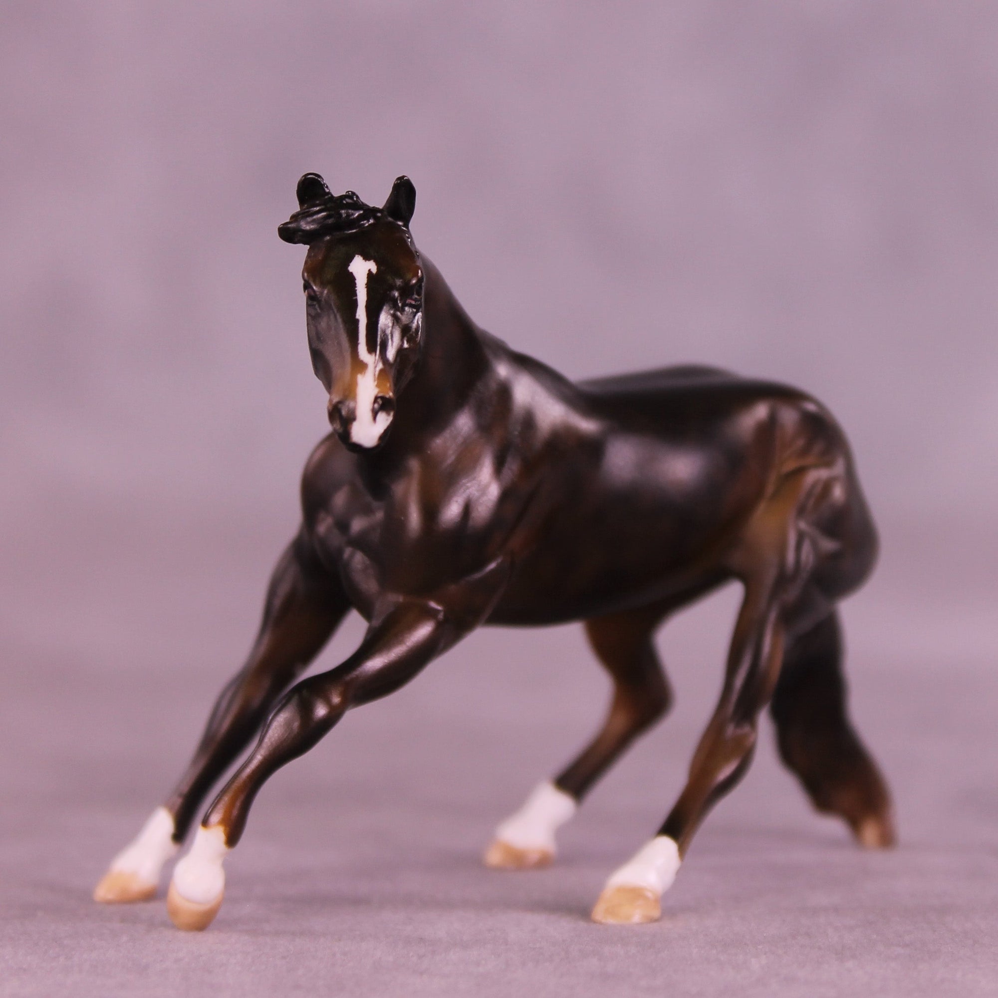 Betwixt OOAK Chip Cutting Horse by Julie Keim HS25