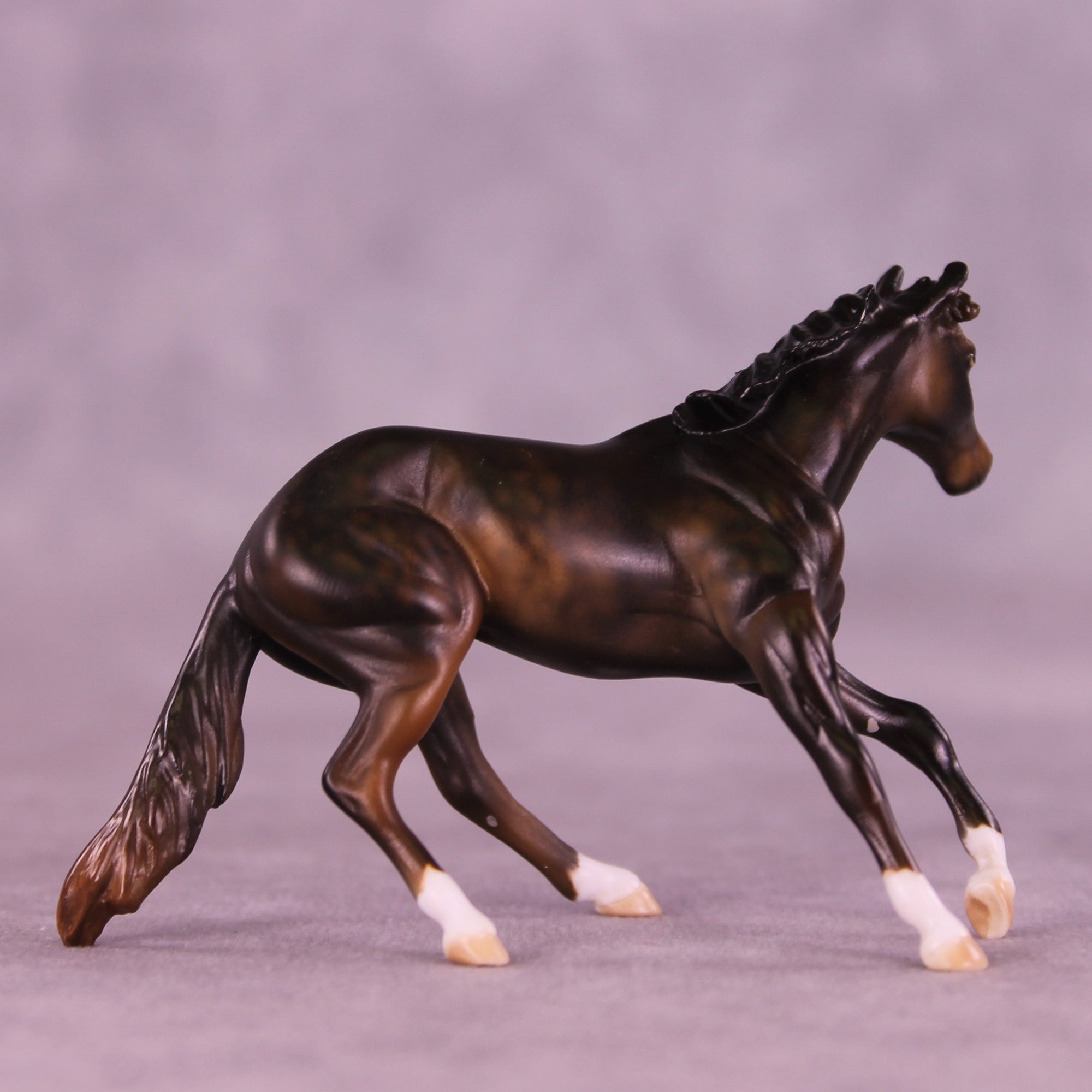 Betwixt OOAK Chip Cutting Horse by Julie Keim HS25