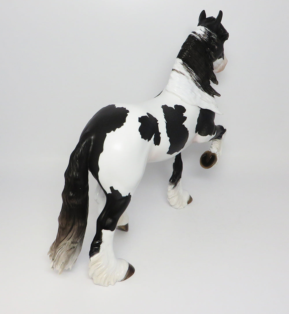 BUGSY MALONE-OOAK DAPPLE BLACK PAINT TROTTING DRAFTER MODEL HORSE EQ 2017