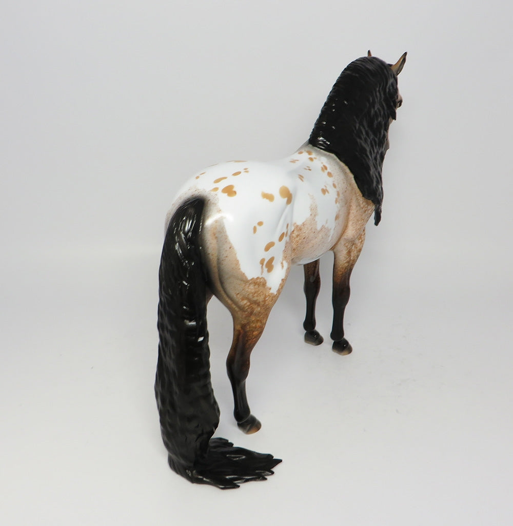 CHESAPEAKE-LE-5-PUDDLE TAIL ANDALUSIAN MODEL HORSE EQ 2017