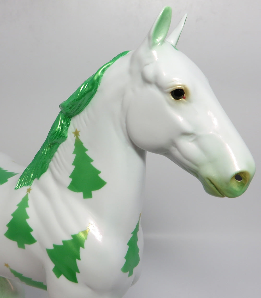 EVERGREEN~LE-2 CHRISTMAS TREE TROTTING DRAFTER MODEL HORSE 11/1/17
