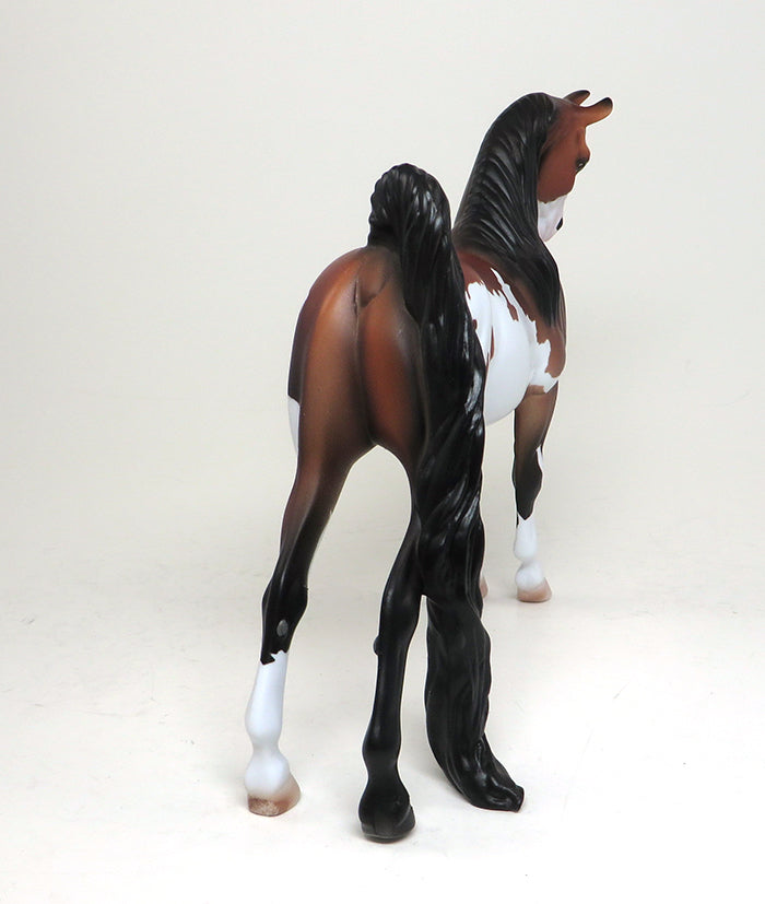 CHARLESTON - LIMITED EDITION BAY PAINT PEBBLES SADDLEBRED MODEL HORSE - LE12 - 1/18