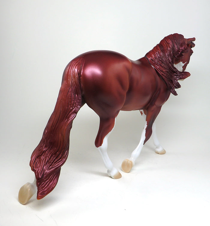 SLIPPERY WHEN WET - CHESTNUT PAINT PALOUSE MODEL HORSE - LE3 - 1/11