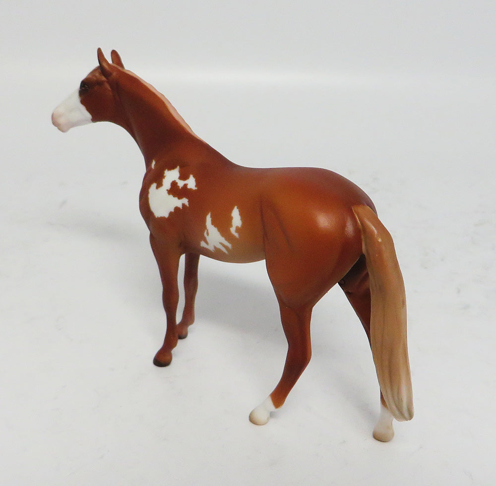 GIO-OOAK CHESTNUT PINTO THOROUGHBRED CHIPS MODEL HORSE 5/10