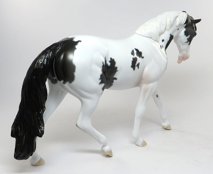 BLAK MAJIK-OOAK BLACK AND WHITE PAINT PONY MODEL HORSE 7/7