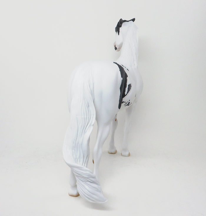 JUKEBOX JUNKIE - OOAK-BLACK PAINT MORGAN MODEL HORSE - 1/15