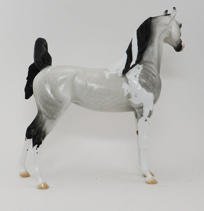 PANDAMONIUM GREY ARABIAN