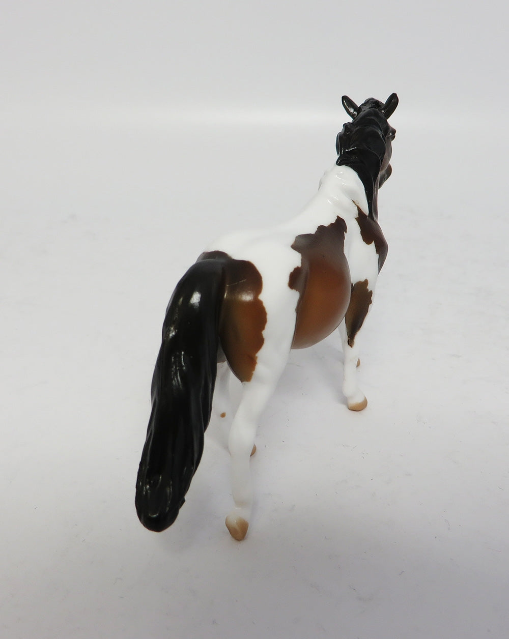 CINNABUN-LE-15 DARK CHESTNUT PONY CHIP WHS 2017