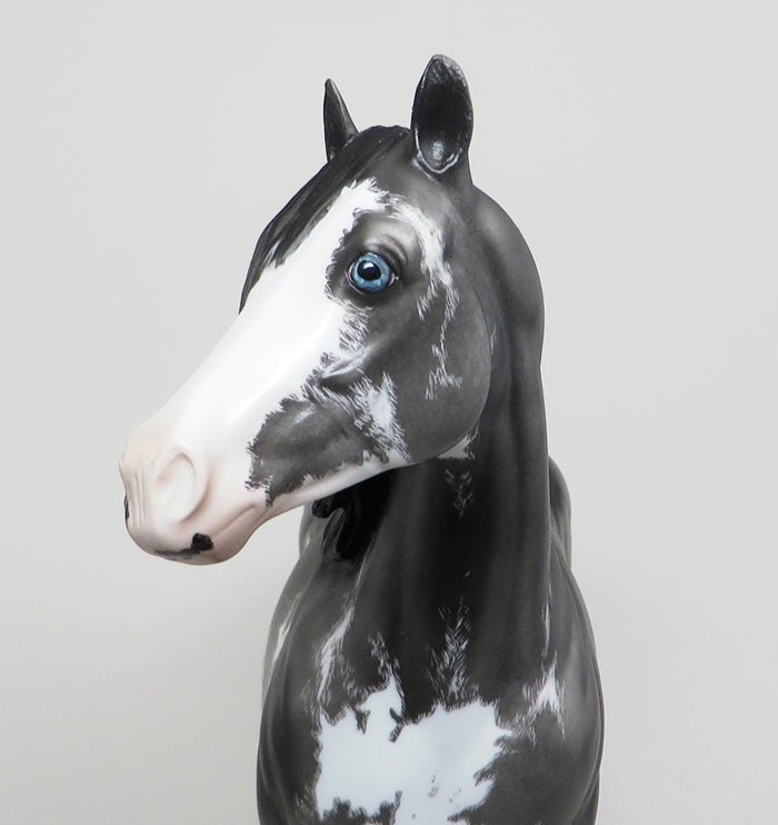 PAWNEE - OOAK ETCHED BLACK SABINO MODEL HORSE by DAWN QUICK - 1/22