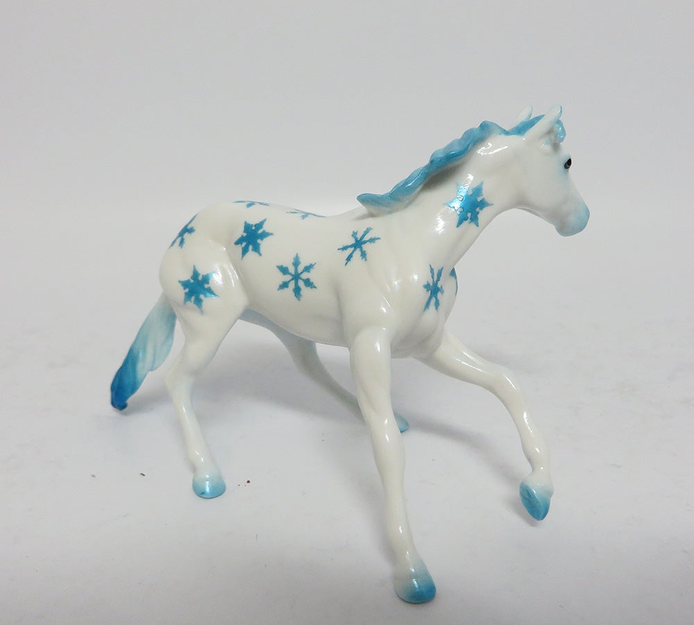 BLUE ICE- BLUE SNOWFLAKE DECORATOR CUTTER CHIP 12/08/17