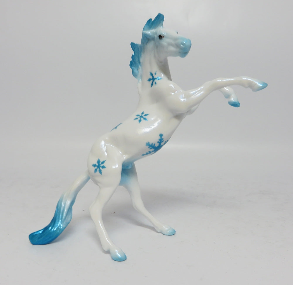 BLUE ICE- BLUE SNOWFLAKE DECORATOR REARING CHIP 12/08/17