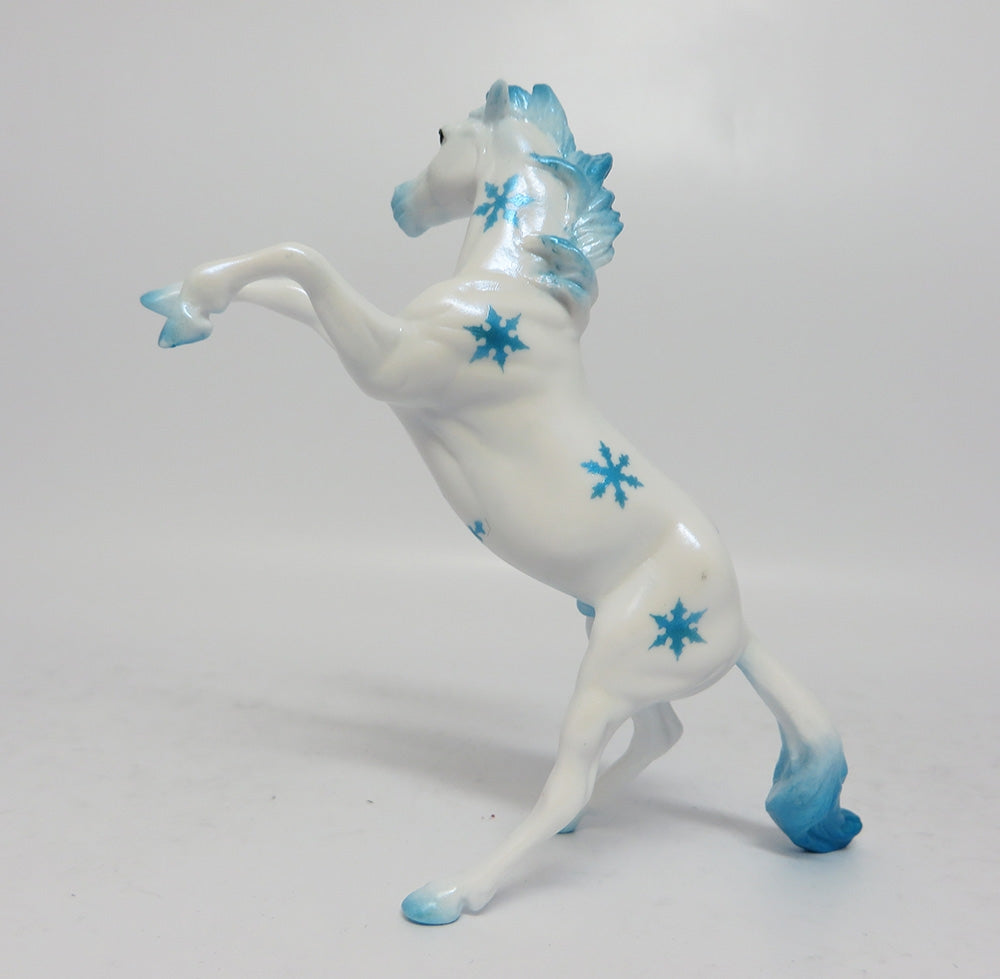 BLUE ICE- BLUE SNOWFLAKE DECORATOR REARING CHIP 12/08/17