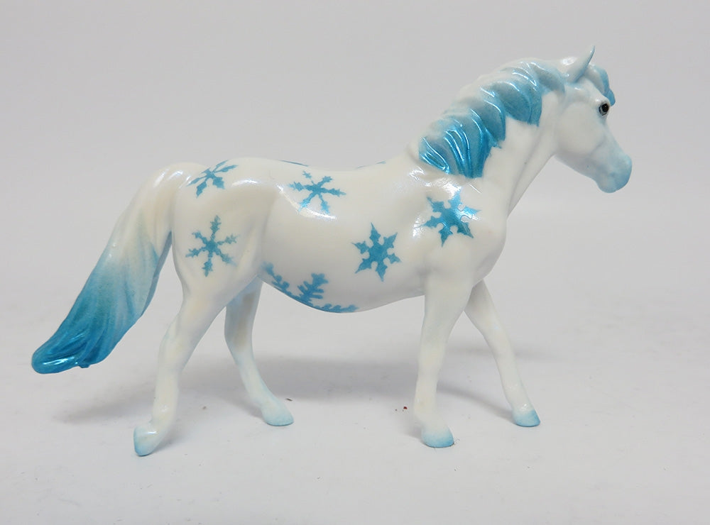 BLUE ICE- BLUE SNOWFLAKE DECORATOR PONY 12/08/17