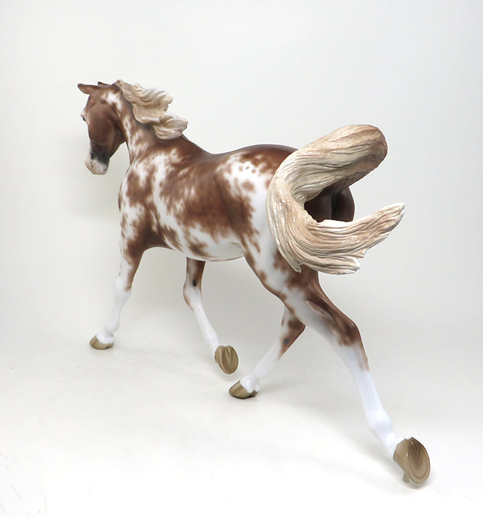 BLAZER - OOAK CHESTNUT SABINO PALOUSE MODEL HORSE by SHERYL LEISURE - 1/25