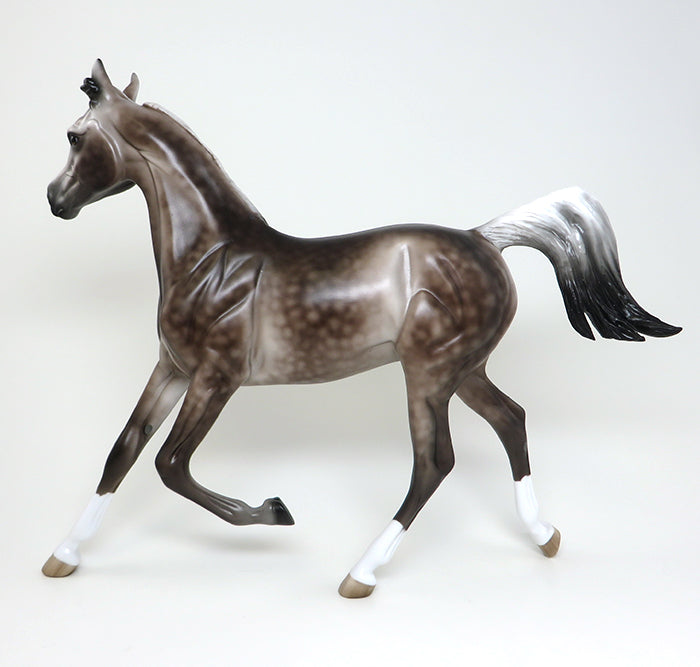 YEARLING MODEL HORSE