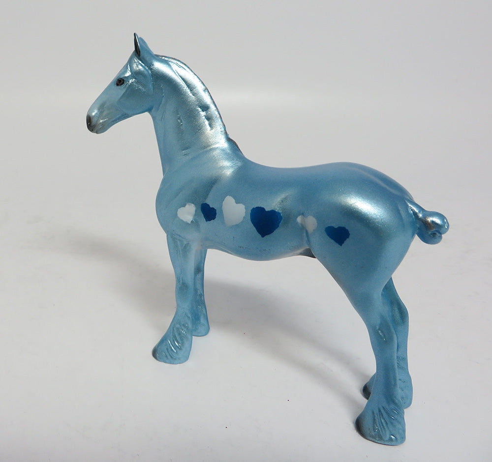 ST. VALENTINE-OOAK BLUE DECORATOR DRAFTER CHIP WITH BLUE AND WHITE HEARTS MODEL HORSE 1-17-18