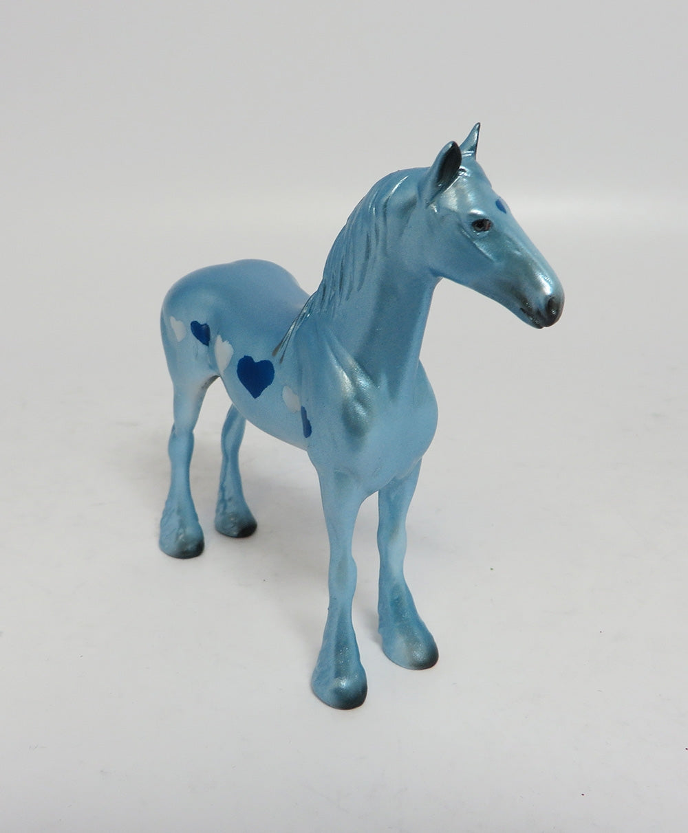 ST. VALENTINE-OOAK BLUE DECORATOR DRAFTER CHIP WITH BLUE AND WHITE HEARTS MODEL HORSE 1-17-18