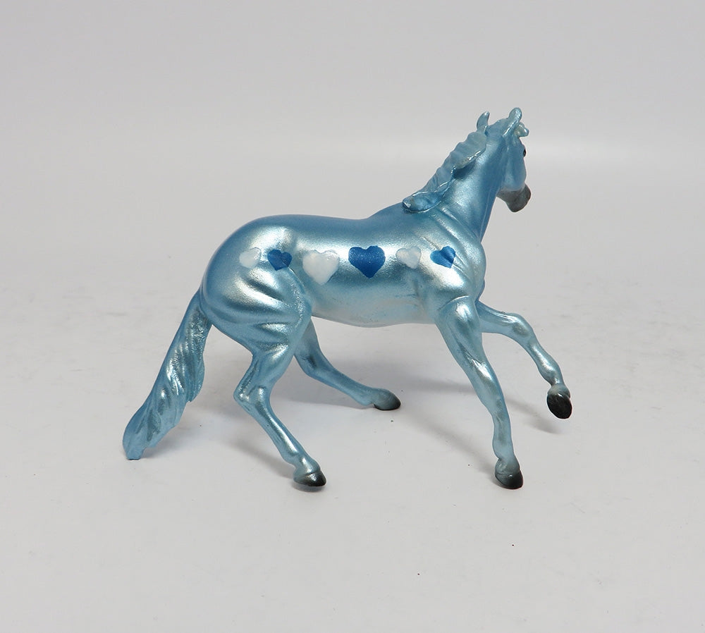 LOVE ME-OOAK BLUE CUTTER CHIP WITH BLUE AMD WHITE HEARTS MODEL HORSE 1-17-18