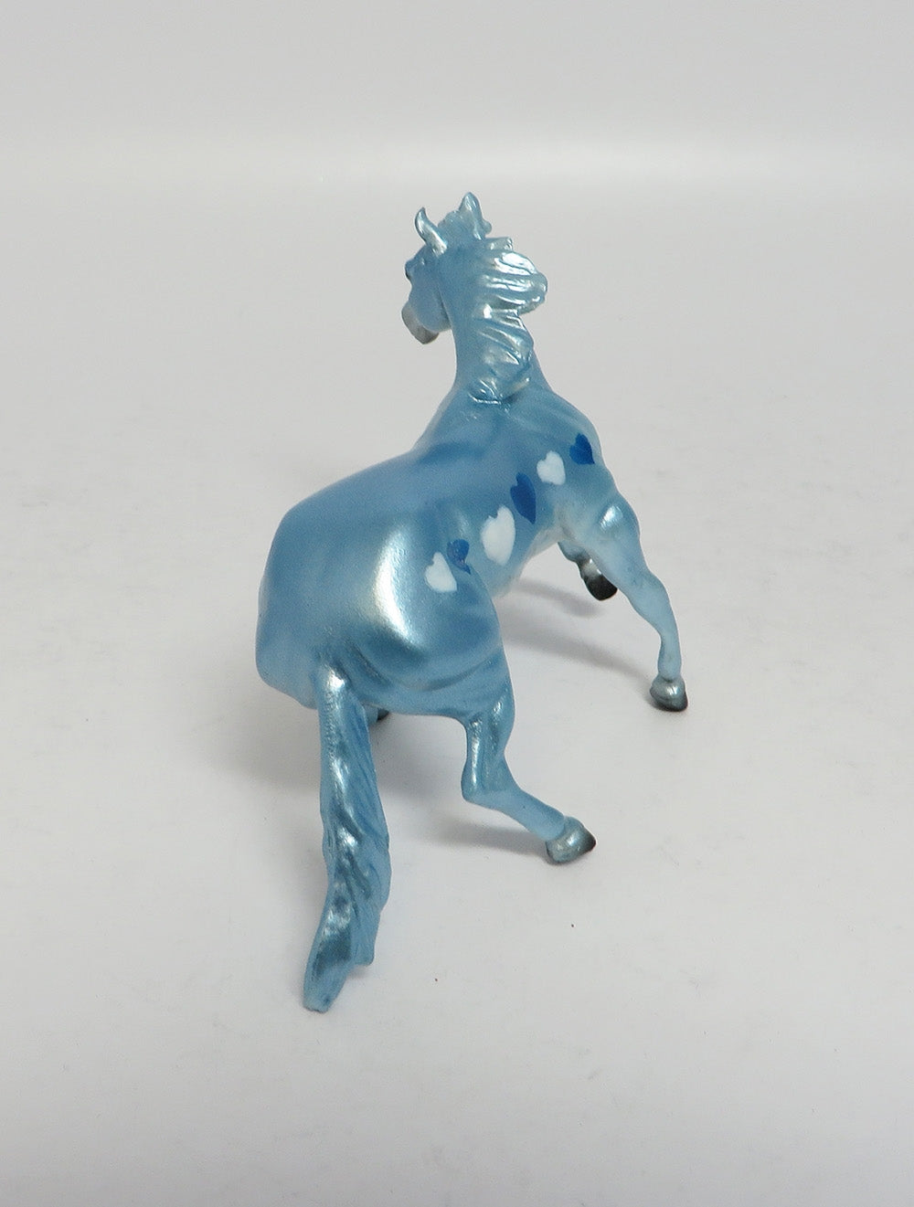 LOVE ME-OOAK BLUE CUTTER CHIP WITH BLUE AMD WHITE HEARTS MODEL HORSE 1-17-18