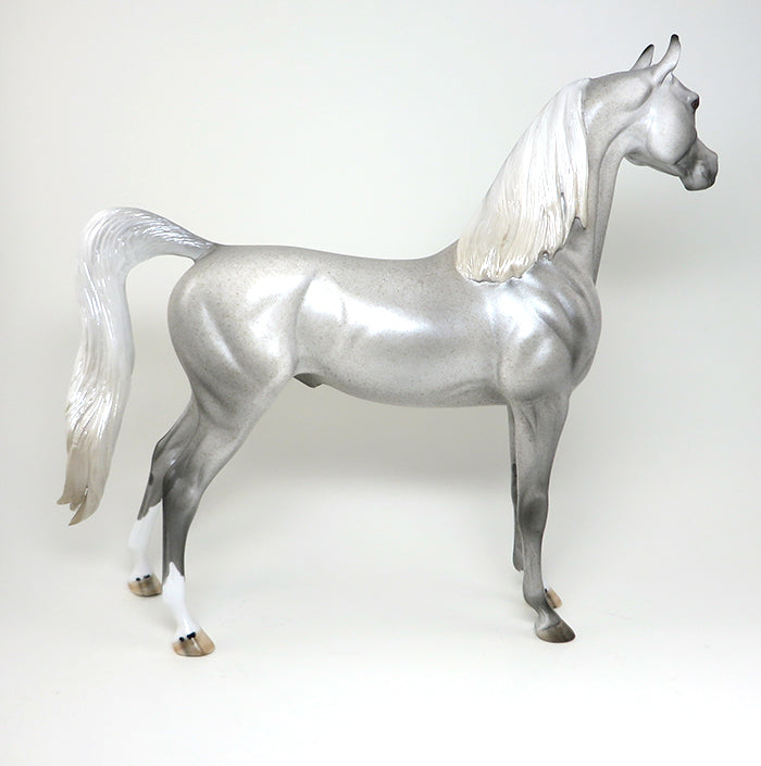 FLEABIT ARABIAN MODEL HORSE
