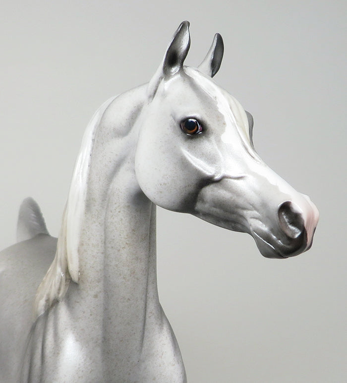 HAPPY HOUR - OOAK FLEABIT ARABIAN MODEL HORSE - 2/3