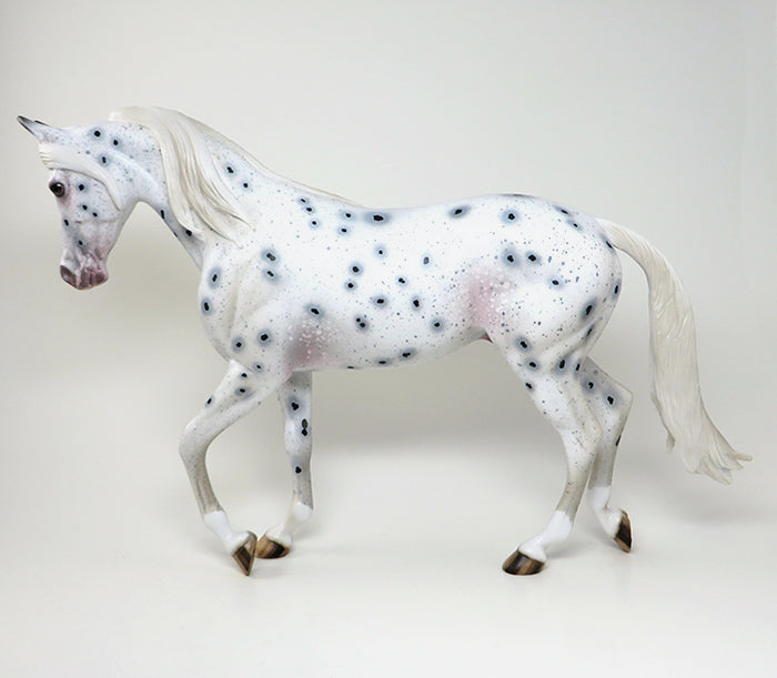 thoroughbred model horse