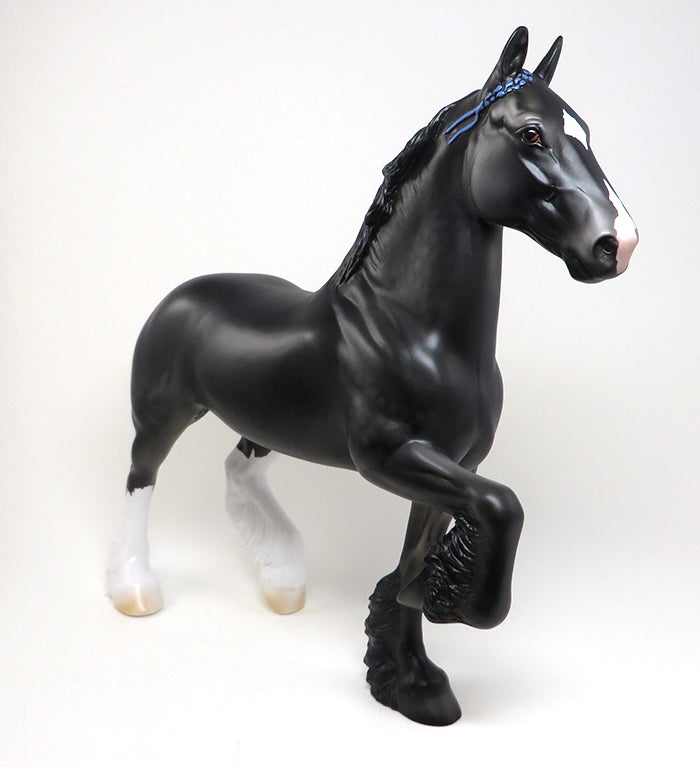 ALAISTAR - OOAK DAPPLE BLACK TROTTING DRAFTER MODEL HORSE - 2/5
