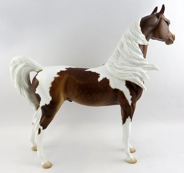 GOLDEN BASK-OOAK ETCHED CHESTNUT PAINT ARABIAN MODEL HORSE 1/13