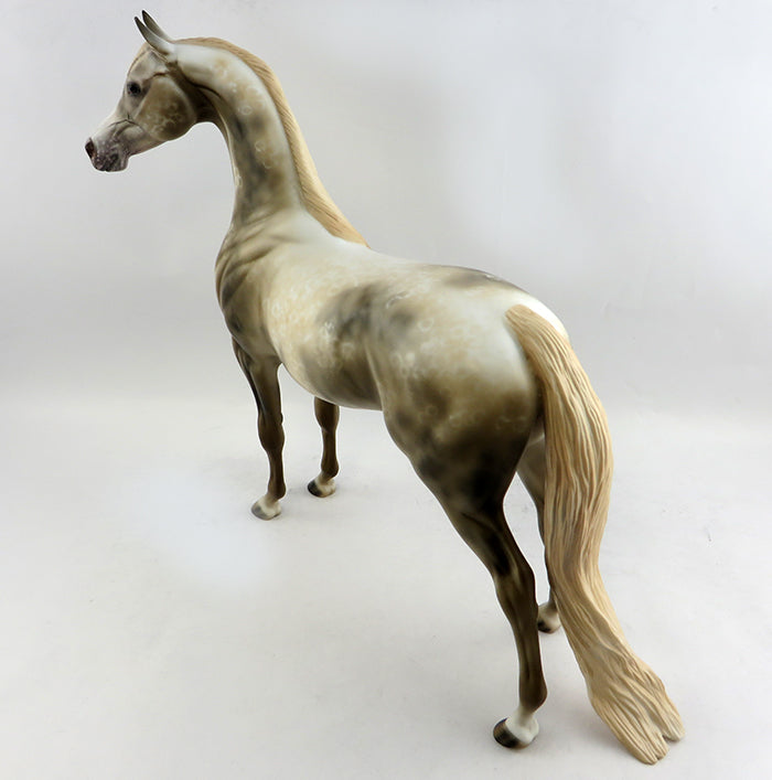 GAME OF THRONES-OOAK DAPPLE CHESTNUT ARABIAN MODEL HORSE BY AL 1/13