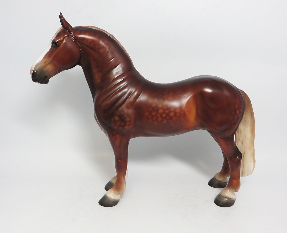 RELIANT - OOAK CHESTNUT STANDING DRAFTER MODEL HORSE BY SHERYL LEISURE 1/19