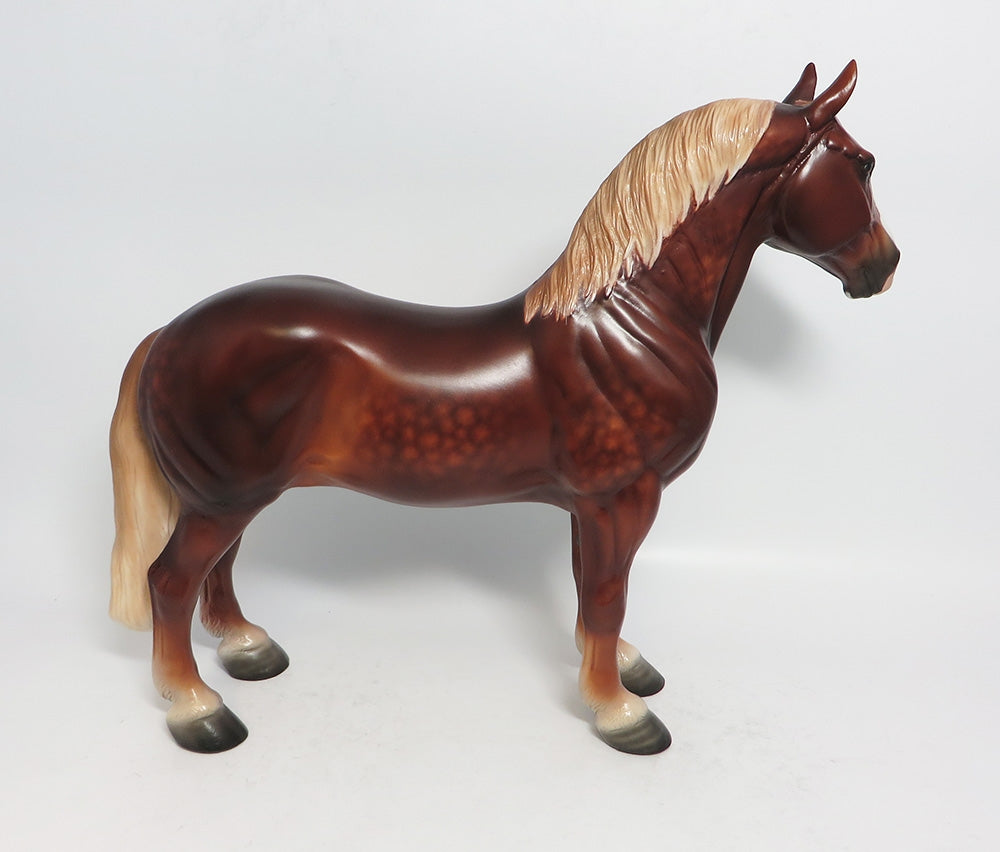 RELIANT - OOAK CHESTNUT STANDING DRAFTER MODEL HORSE BY SHERYL LEISURE 1/19