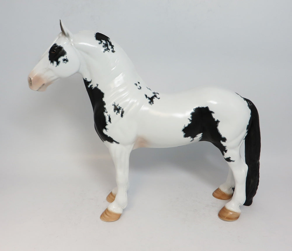 REPLAY - OOAK BLACK MAPPED PINTO STANDING DRAFT MODEL HORSE BY DAWN SUPER BOWL SALE 2018