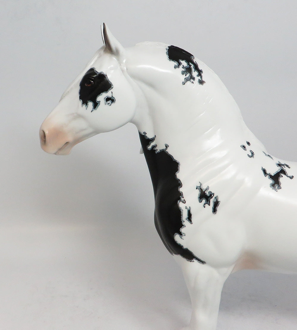 REPLAY - OOAK BLACK MAPPED PINTO STANDING DRAFT MODEL HORSE BY DAWN SUPER BOWL SALE 2018