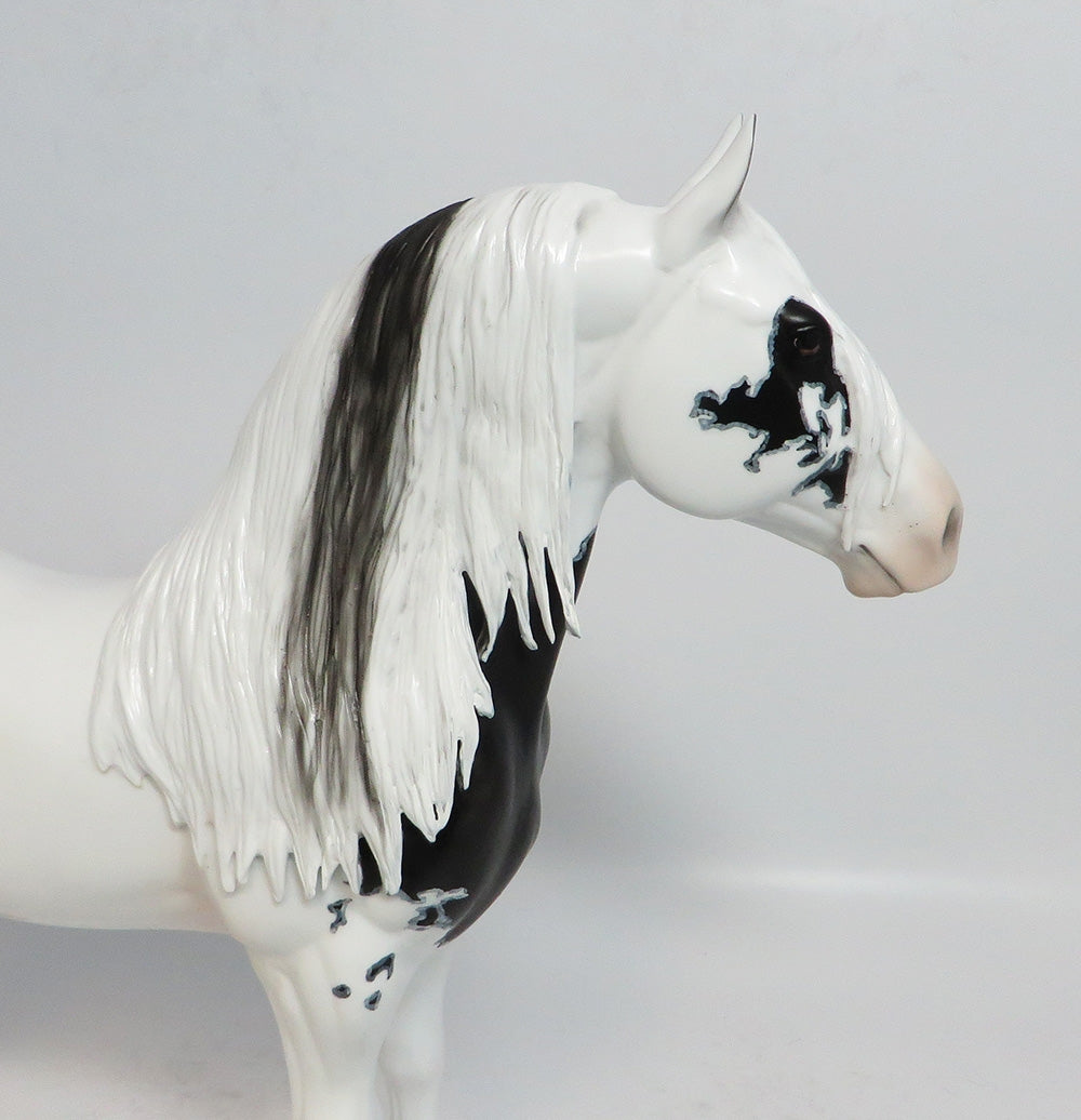 REPLAY - OOAK BLACK MAPPED PINTO STANDING DRAFT MODEL HORSE BY DAWN SUPER BOWL SALE 2018