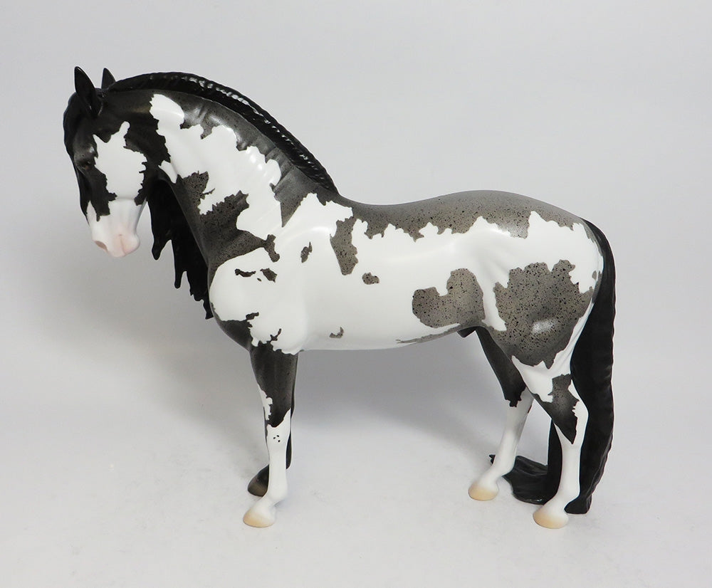 KASE-LE-5 BLUE ROAN PAINT ANDULSAIN MODEL HORSE SUPER BOWL SALE 2018