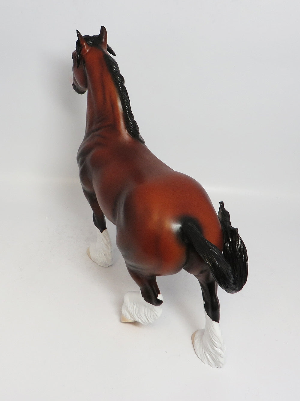 MACKLIN-LE-3 BAY TROTTING DRAFTER WITH WINDSWEPT MANE AND TAIL MODEL HORSE SUPER BOWL SALE 2018