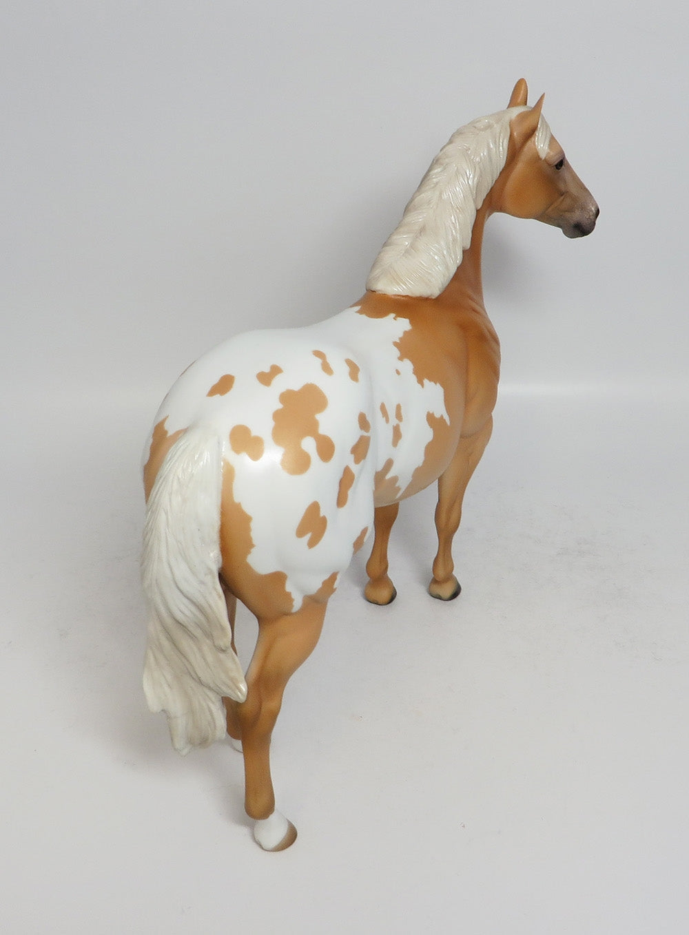 WHO KNEW-LE-3 PALOMINO APPALOOSA ISH MODEL HORSE SUPER BOWL SALE 2018